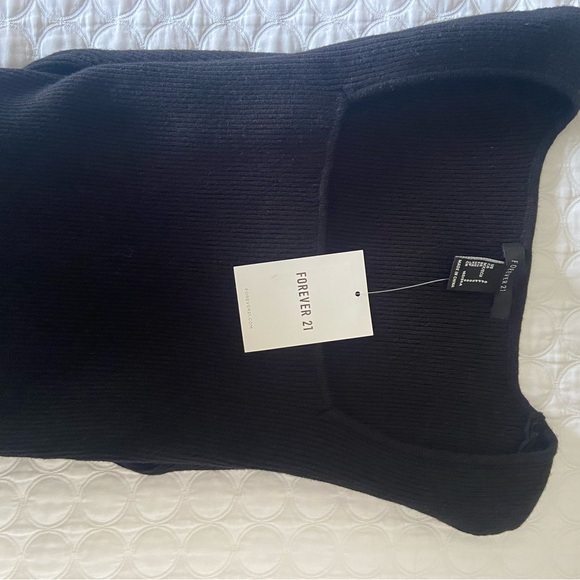 NWOT sweater neck crop top - Picture 4 of 5
